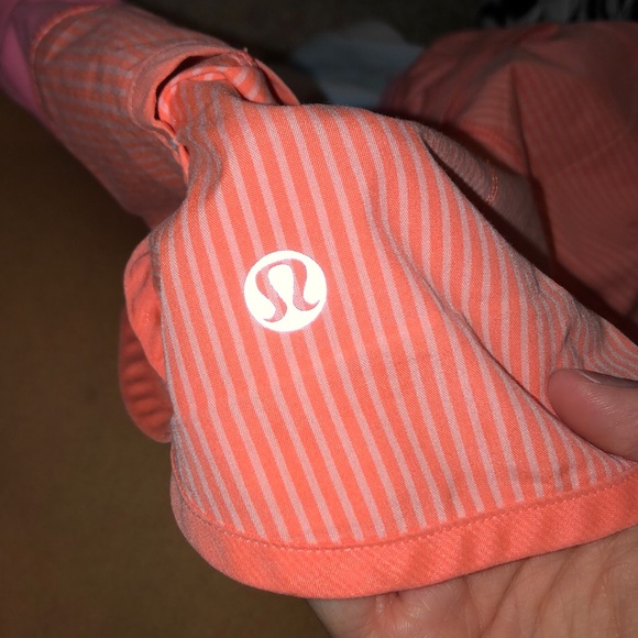 Lululemon shorts - Picture 3 of 4